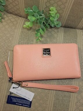 NWT Dooney & Bourke Large Slim Wristlet Wallet